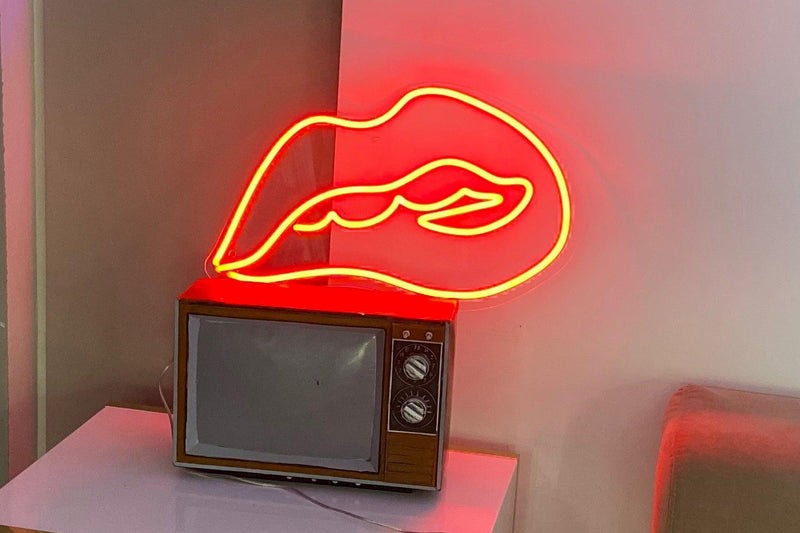 'Bite the Lips' neon sign - VINTAGE SIGN
